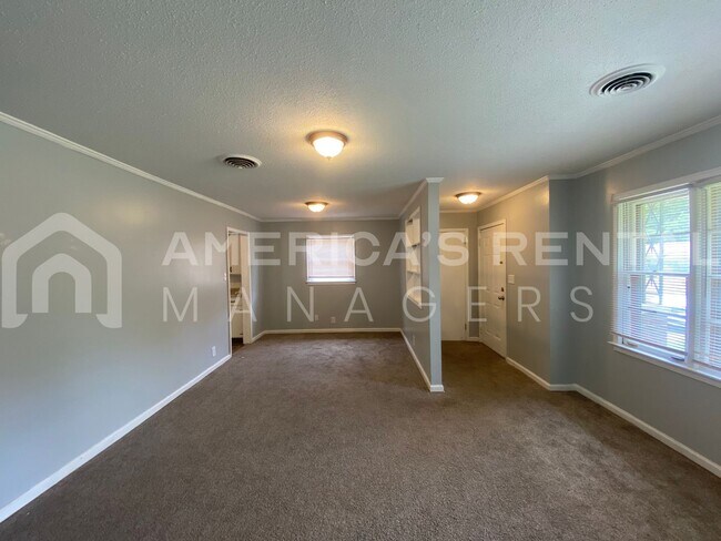 Foto del edificio - Home for rent in Montgomery! AVAILABLE TO ...