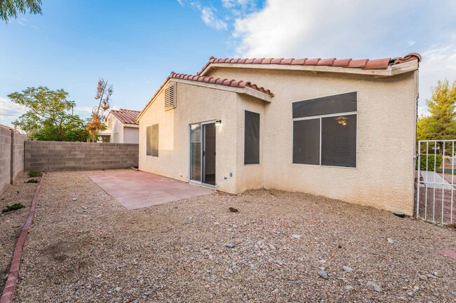 Building Photo - Cute 2 Bedroom Single Story Home in the No...