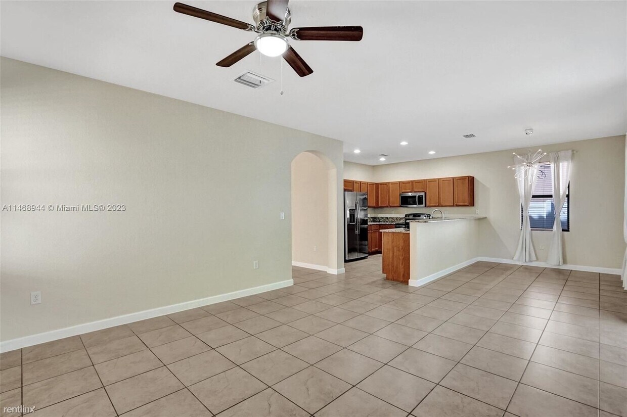 Foto principal - 3 br, 2.5 bath House - 8767 W 33rd Ave