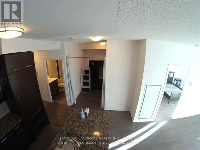 Photo du bâtiment - 5168 Yonge St