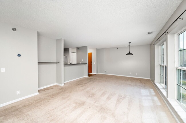 Building Photo - 6155 Chasewood Pky