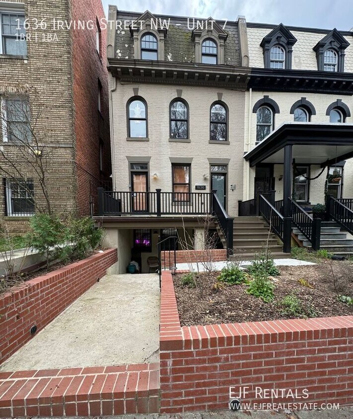 Primary Photo - Top Floor Mount Pleasant One Bedroom W/Pri...