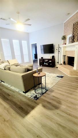 Foto del edificio - 705 Weeping Willow Rd