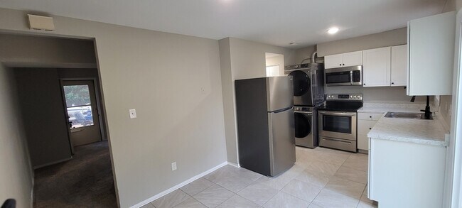 Foto del edificio - 3616 Luckylee Crescent