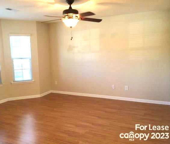 Building Photo - 697 Rock Lake Glen