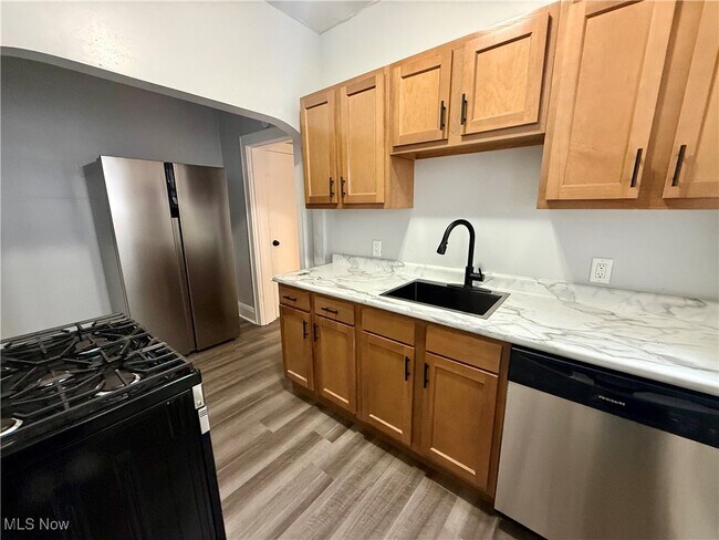 Foto del edificio - 810 Thayer St