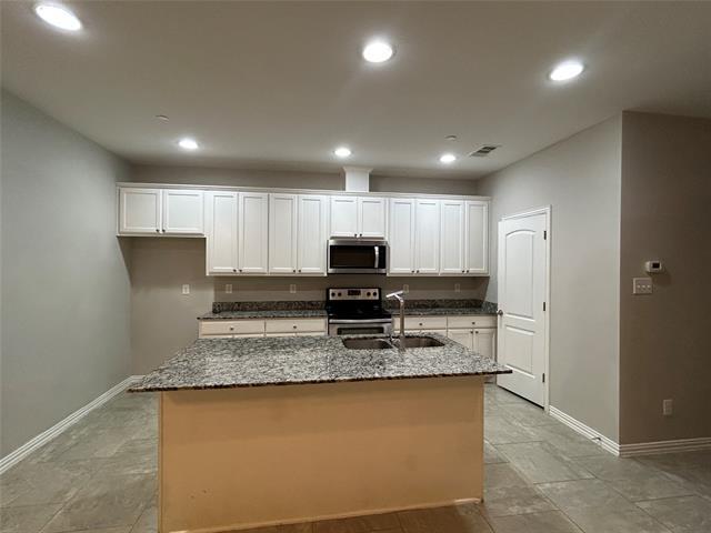 Building Photo - 1918 Timber Oaks Dr