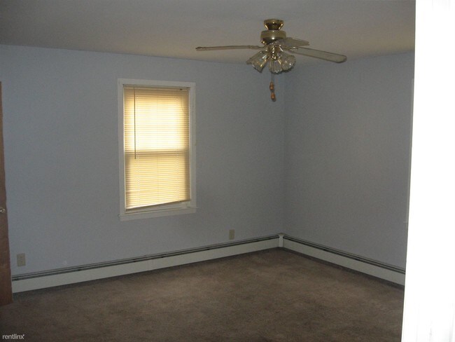 Building Photo - 112 4th Ave