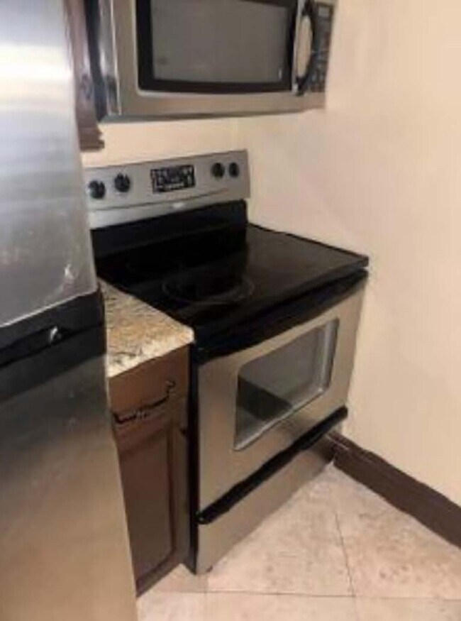 Building Photo - 204 Jefferson Ave