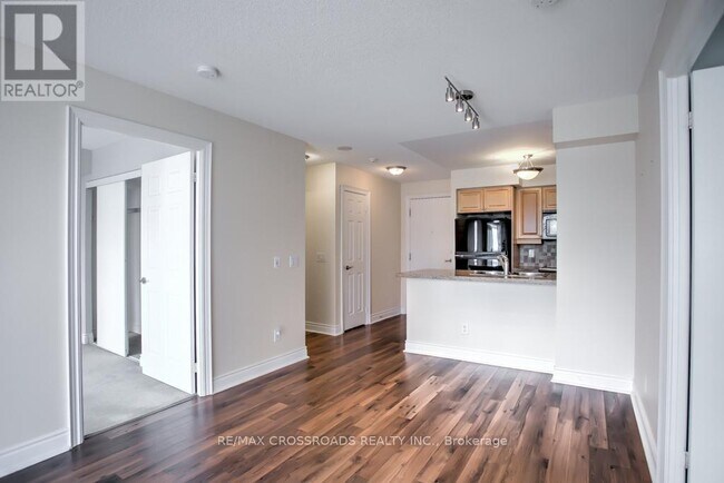 Building Photo - 25 Greenview Ave