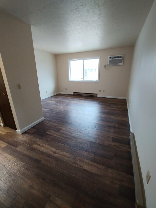 Foto principal - 698 Posey Hill St
