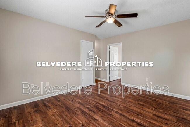 Foto del edificio - 2210 E Market St