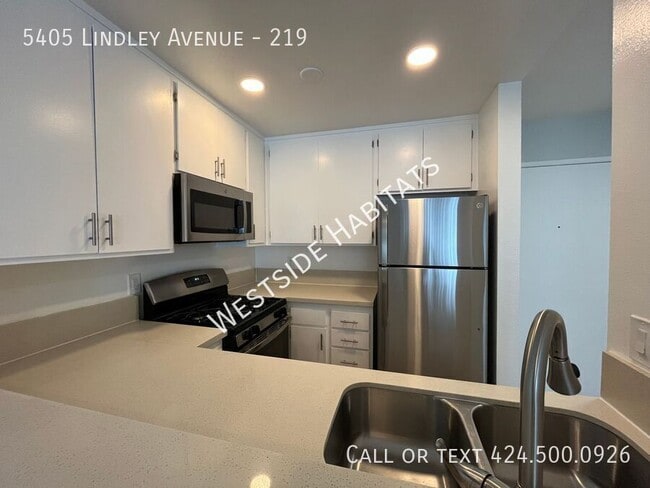 Building Photo - 5405 Lindley Ave