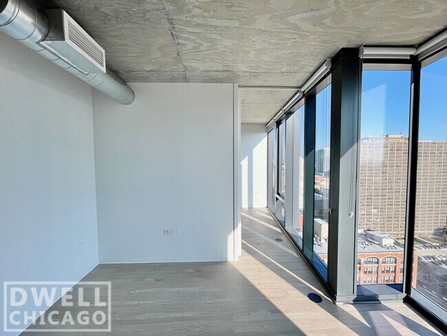 Building Photo - 2110 S Wabash Ave