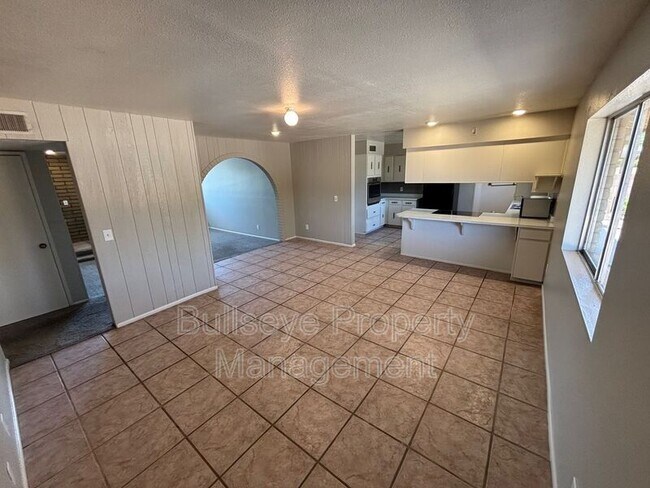 Foto del edificio - 5322 W Caron St