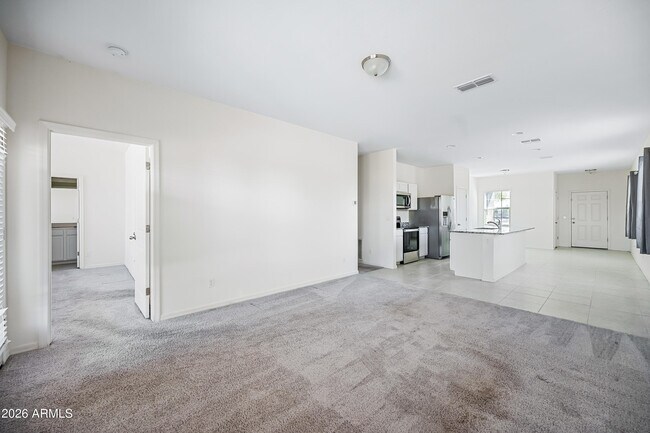 Foto del edificio - 2430 E Alonso Dr