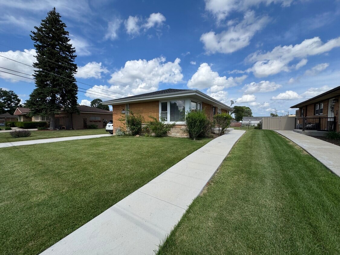 Foto principal - 2115 Sunnyside Ave