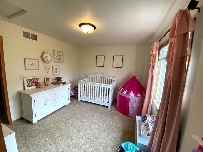 Building Photo - 1133 Ellys Way