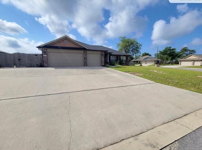 Foto del edificio - 8501 Holley Hills Cir