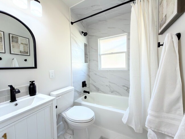 Foto del edificio - Beautiful Remodeled Home