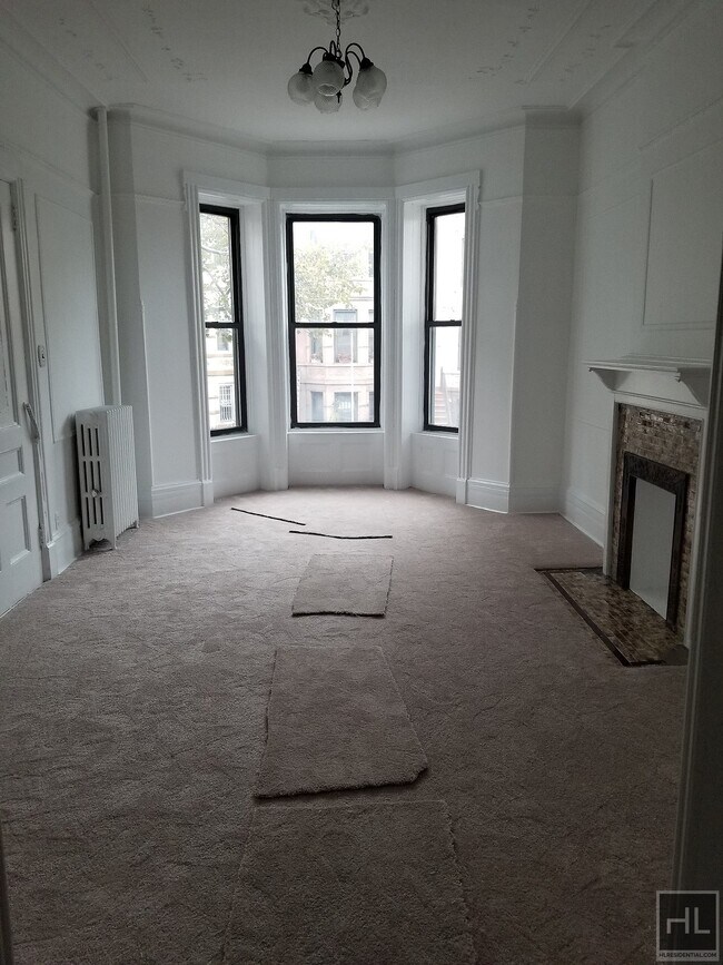 Building Photo - 51 STREET