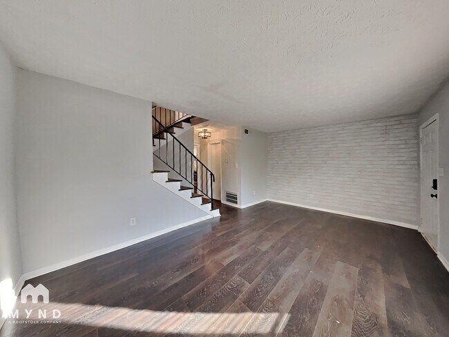 Foto del edificio - 1345 Womack Ave