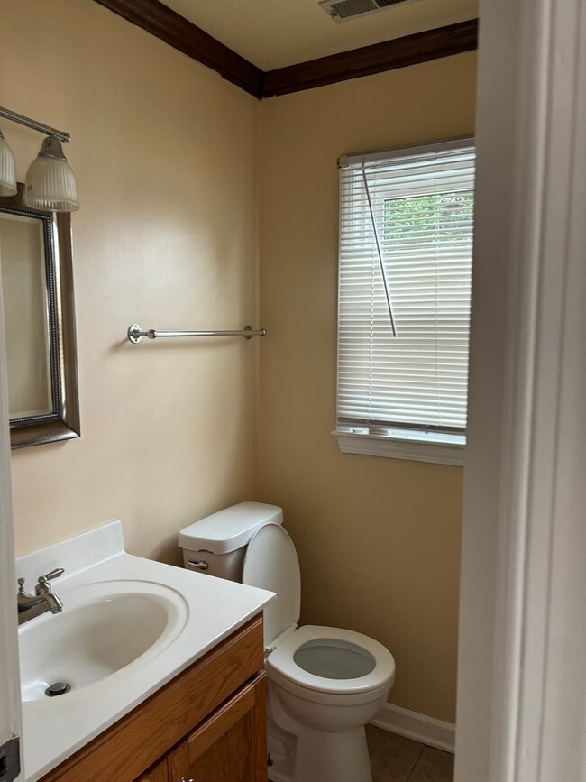 Half Bath - 5429 Grand Lake Cres