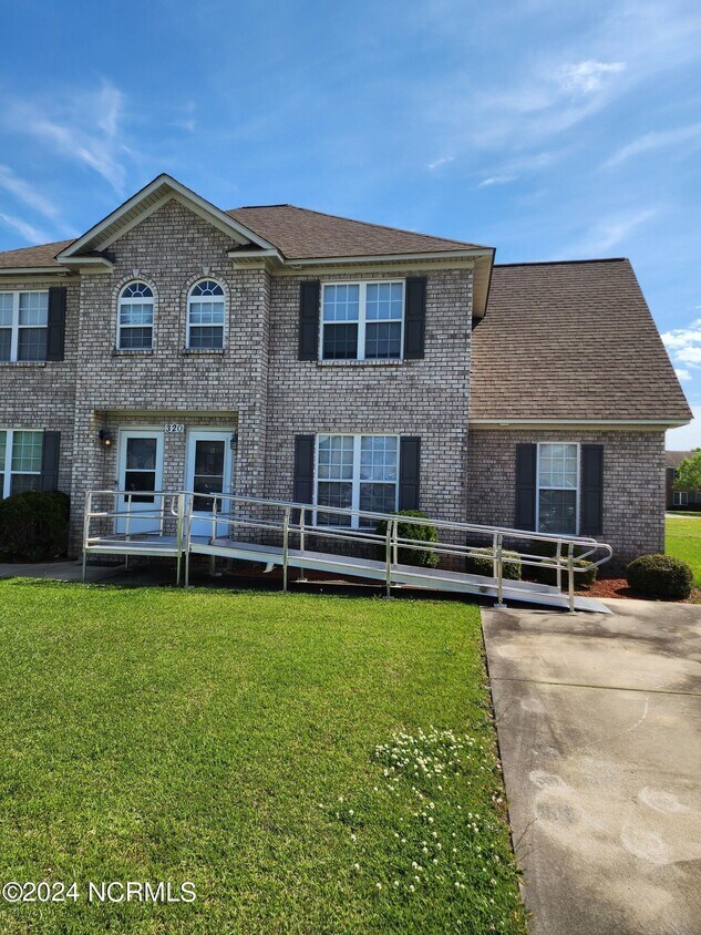 Primary Photo - 320 S Square Dr