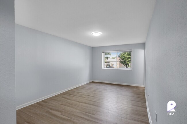 Building Photo - 6507 Hil-Mar Dr