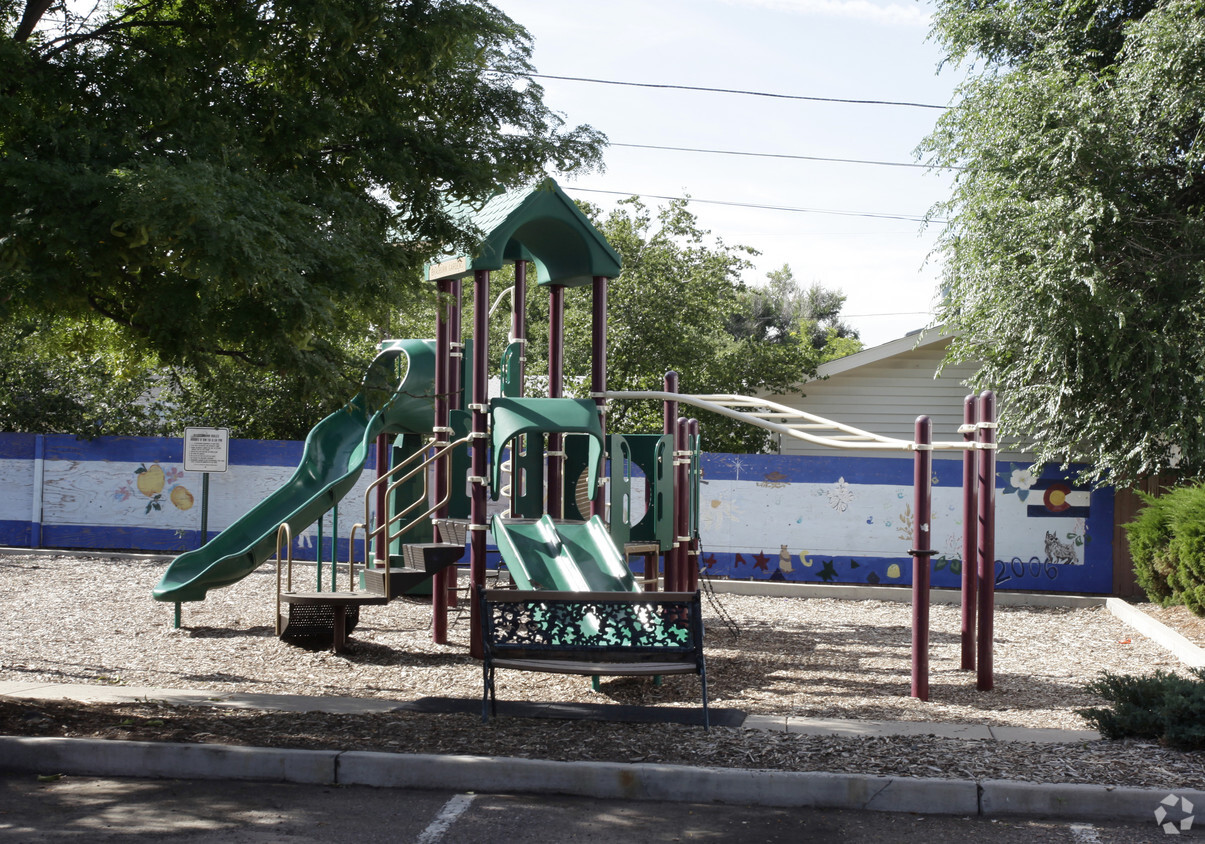 Building Photo - Bradburn Gardens