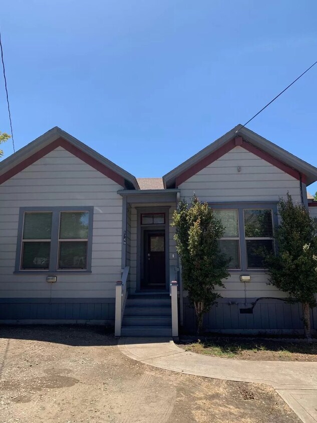 Primary Photo - 1749 Santa Barbara Ave