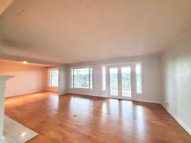 Building Photo - Great House For Rent