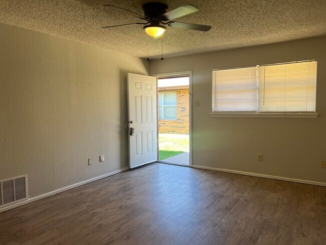 Foto del edificio - 6509 21st St