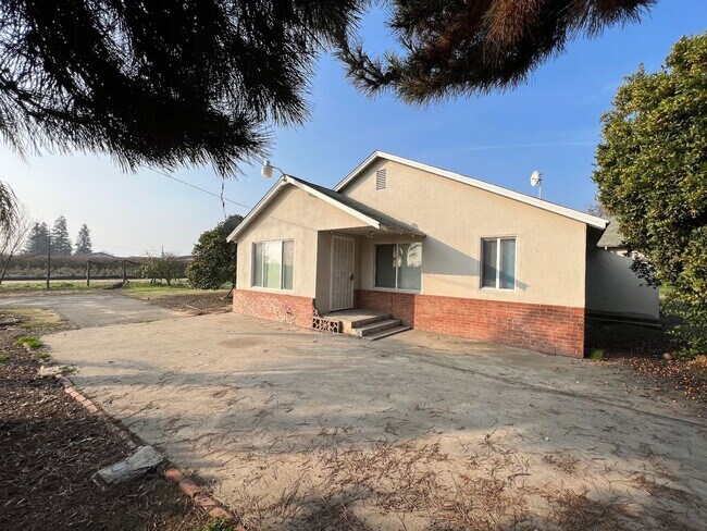 Foto del edificio - Country Home For Rent!