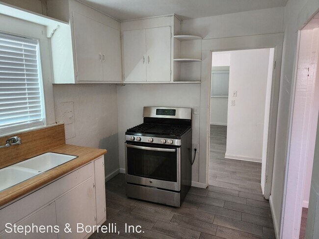 Building Photo - 1 br, 1 bath House - 555 1st Ave #B