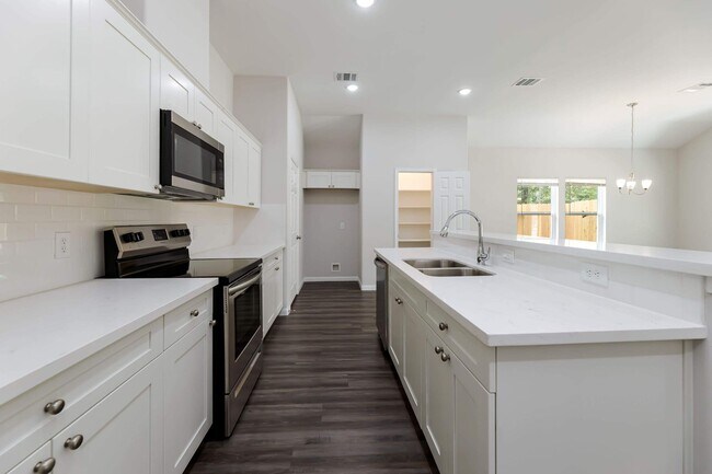 Foto del edificio - Gorgeous New Construction with High Ceilin...