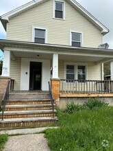 Building Photo - 930 W 18th St