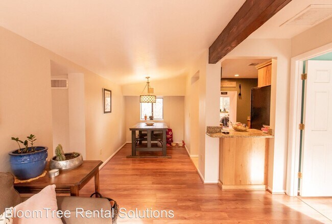 Foto del edificio - 2 br, 1 bath House - 1019 S Walnut Road
