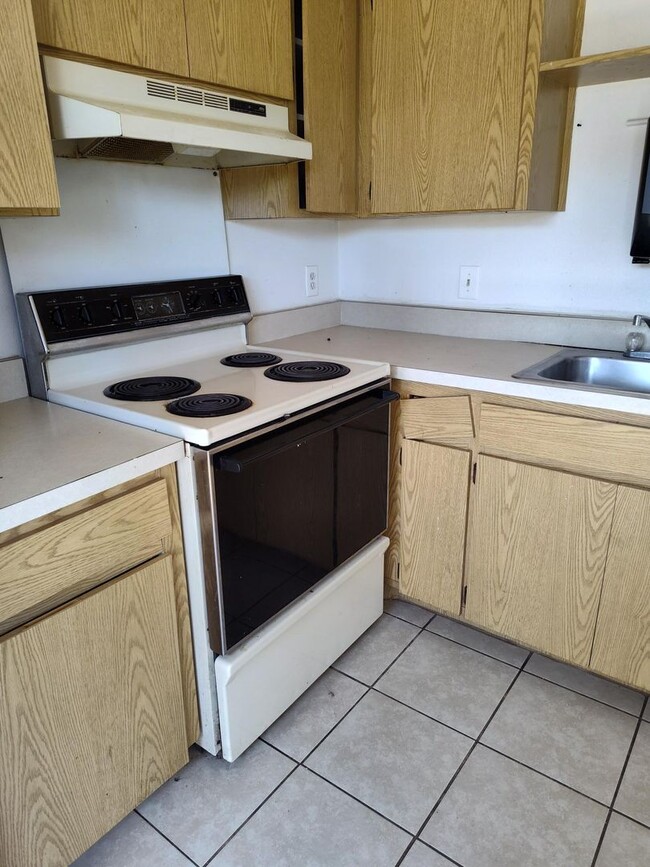 Foto del edificio - Welcome to Silver Springs Shores–Plaza Rid...