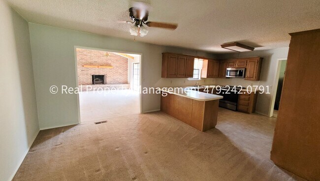 Foto del edificio - Awesome house with tons of space located off State Line Rd. (Arkoma)