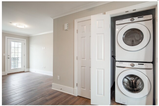 Foto del edificio - 1163 Montauk Hwy