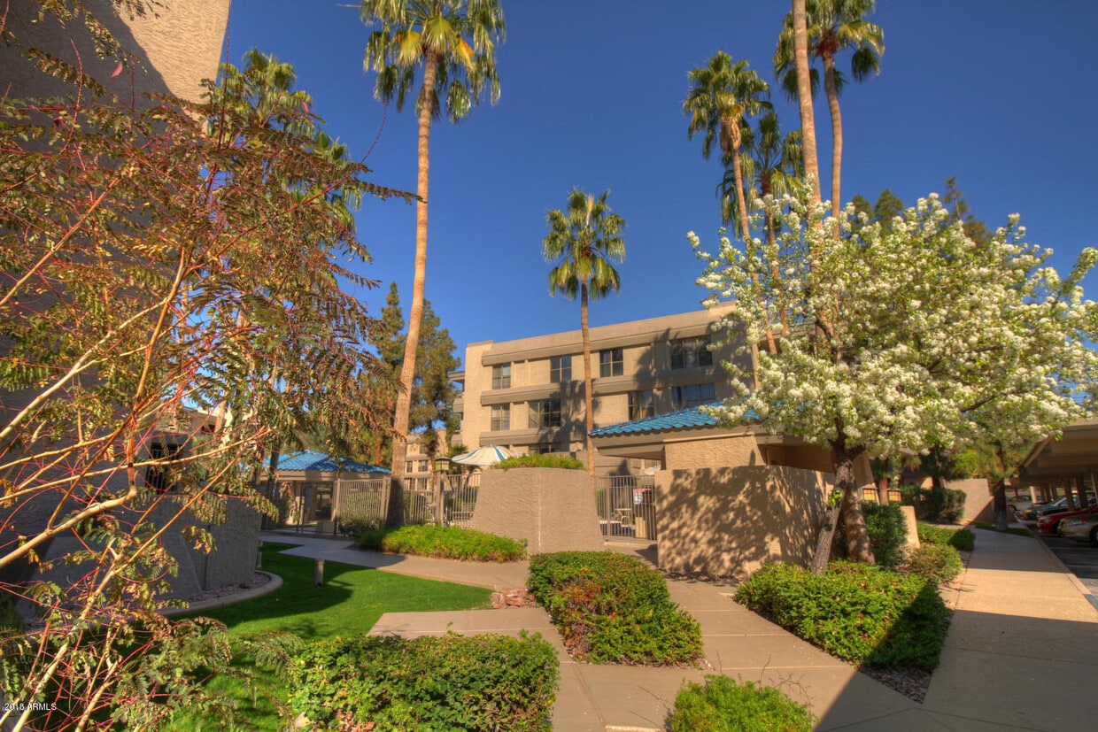 Primary Photo - 5122 N 31st Way