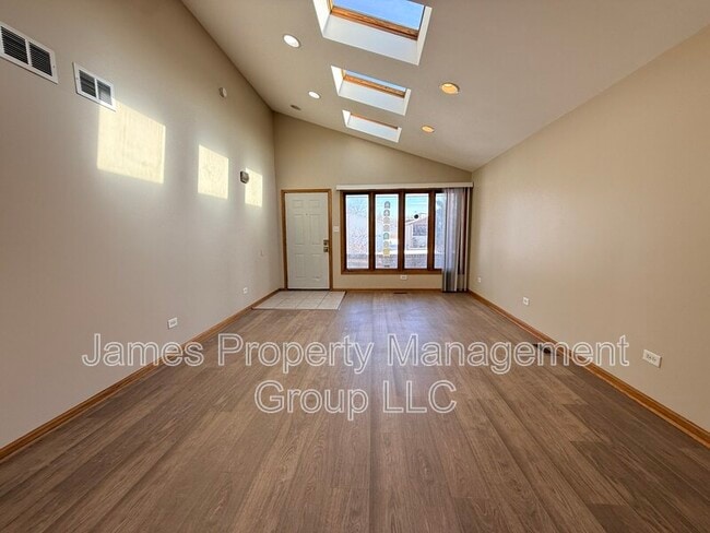 Foto del edificio - 430 Campbell Ave