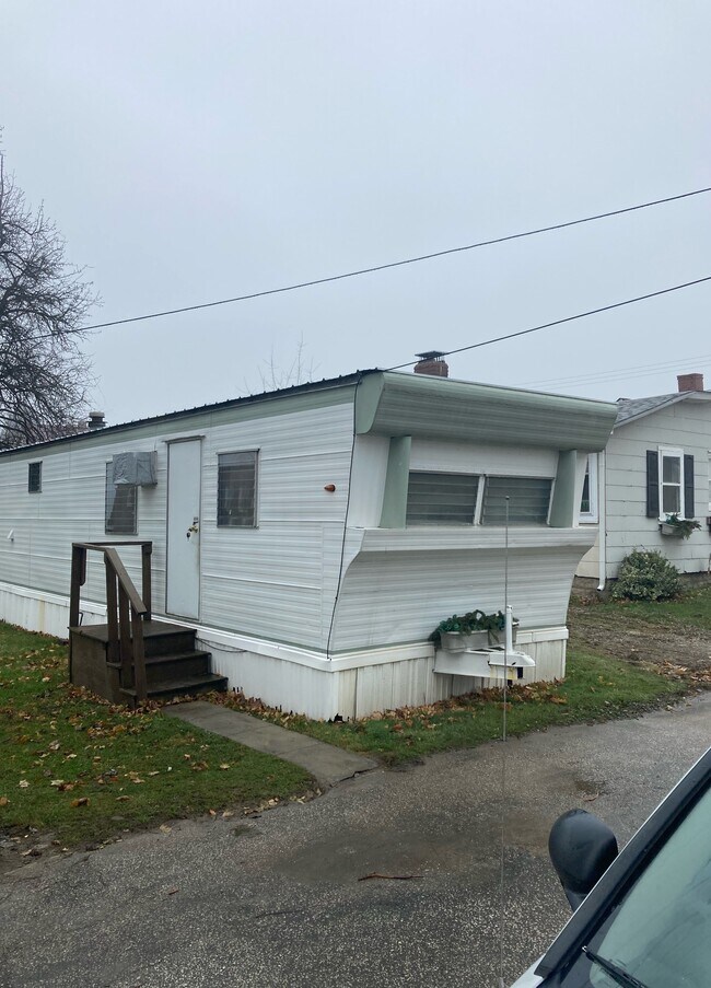 Foto del edificio - 2006 E Prospect Rd