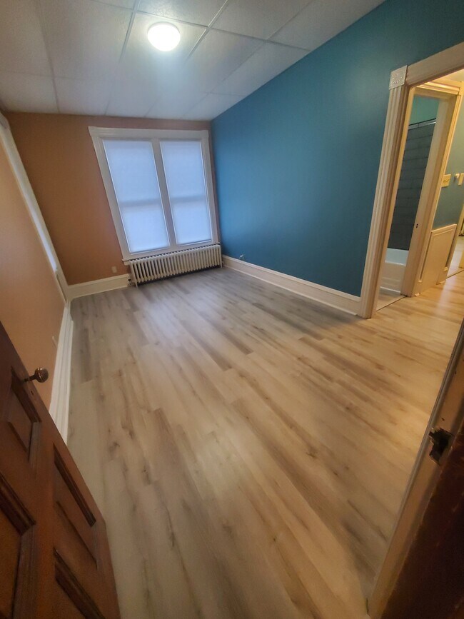 sala de estar - 364 N York St