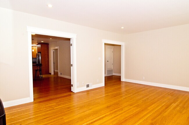 Foto del edificio - 2211 18th Ave