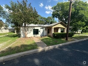 Building Photo - 603 N Orange St