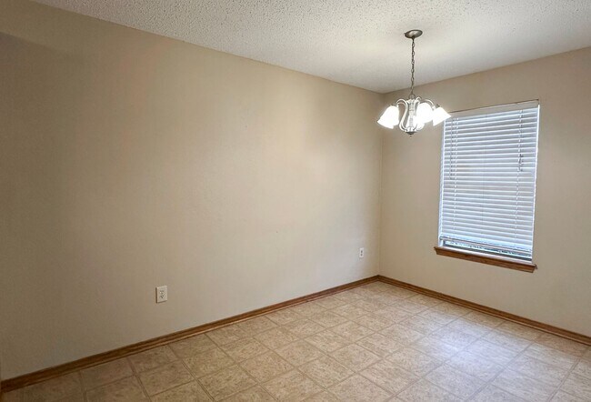 Foto del edificio - 2316-2318 Red Branch Dr