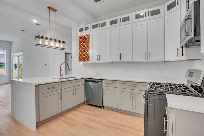 Foto del edificio - 4835 Paula St