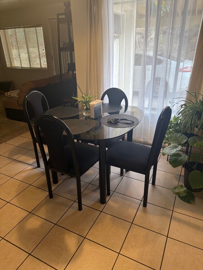 Foto del edificio - 2536 N Corinthian Garden Dr